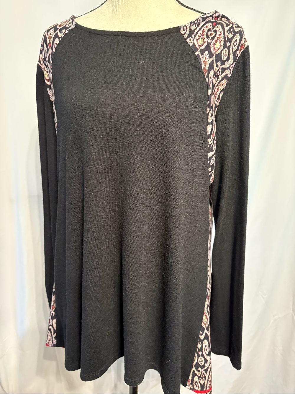 Indigo Soul Drop Tail Large Black Long Sleeve Top with Paisley Accent Artsy
